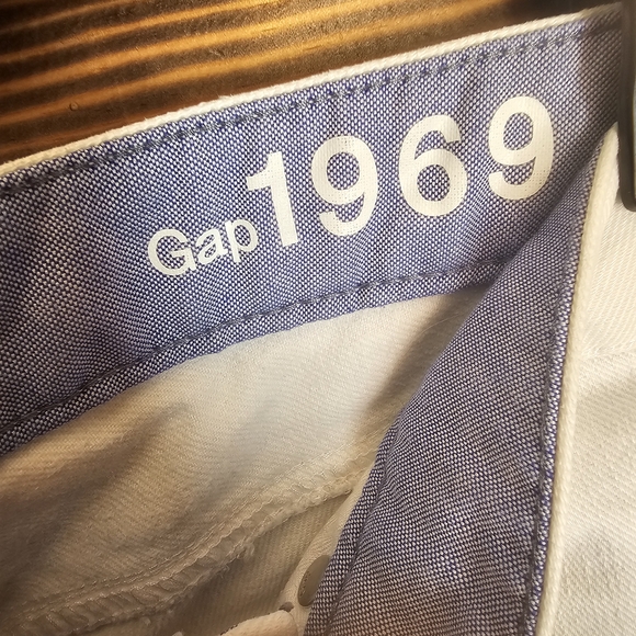 Women's White Skinny Jeans - Picture 2 of 5